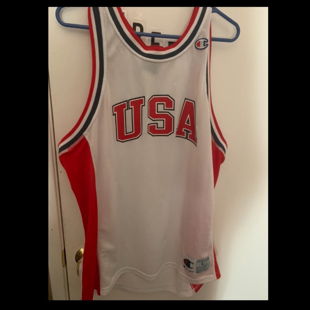 Men size L 🚨Champion USA Jersey🚨
